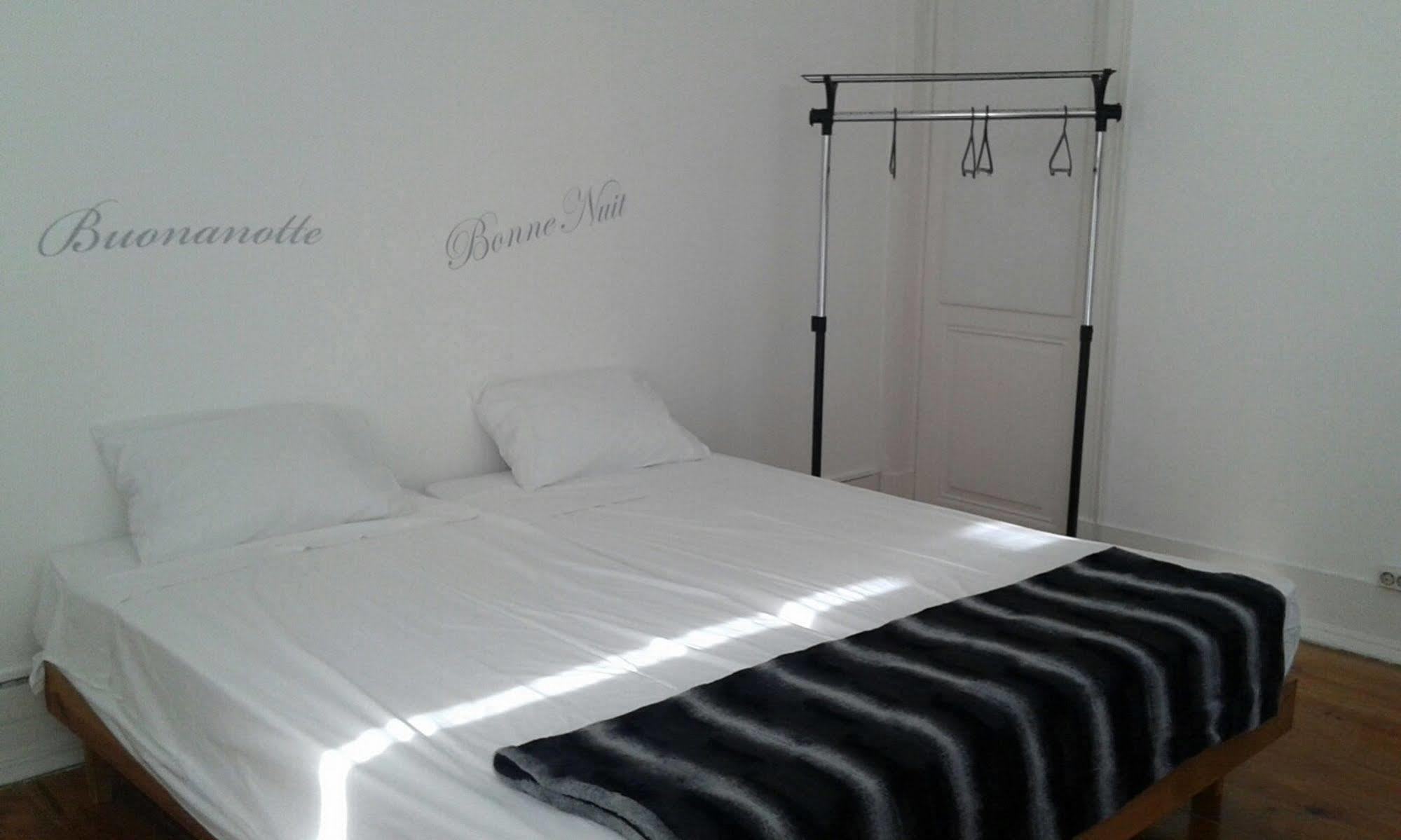 Albergue Seven Hills (adults Only)